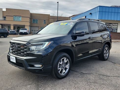 Used 2023 Honda Passport TrailSport image 5