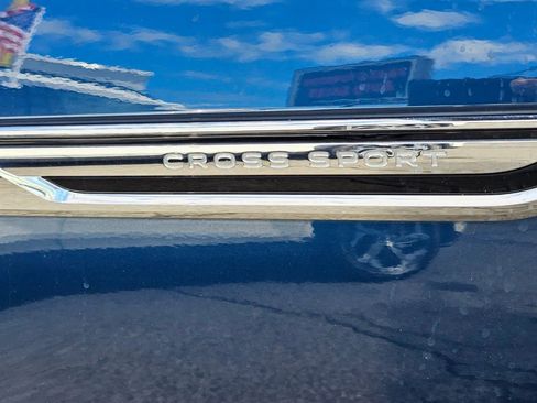 Used 2022 Volkswagen Atlas Cross Sport SE image 34