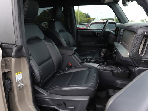 Used 2025 Ford Bronco Outer Banks image 25