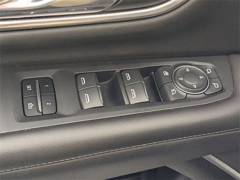 Used 2021 Chevrolet Tahoe High Country w/ Premium Package image 12