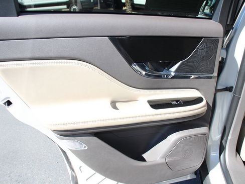 Certified 2023 Lincoln Corsair Reserve w/ Rear Removable Package Tray FWD image 15