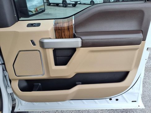 Used 2019 Ford F150 Lariat w/ Equipment Group 502A Luxury image 15