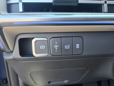 Used 2025 Hyundai Santa Fe Limited image 18