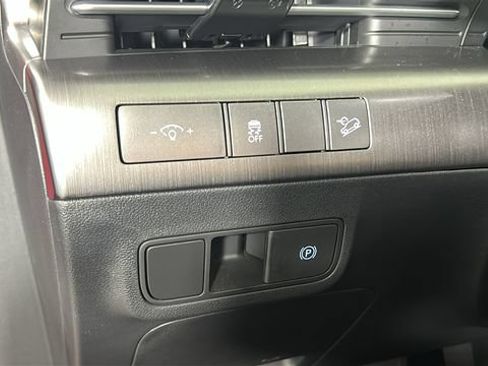Certified 2025 Hyundai Kona SEL AWD/4WD image 19