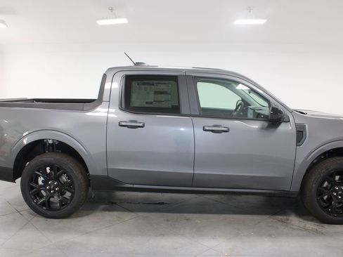 New 2025 Ford Maverick Lariat w/ Black Appearance Package image 10