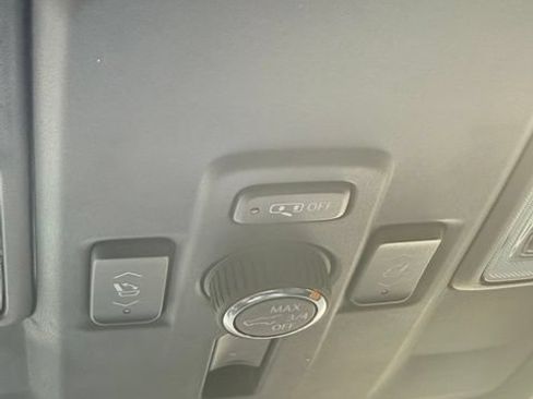 Used 2025 GMC Yukon Denali RWD image 59