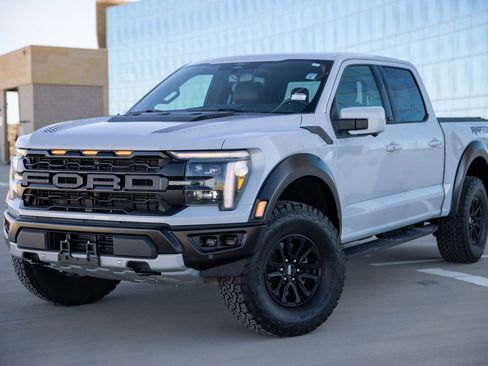 Used 2025 Ford F150 Raptor image 8