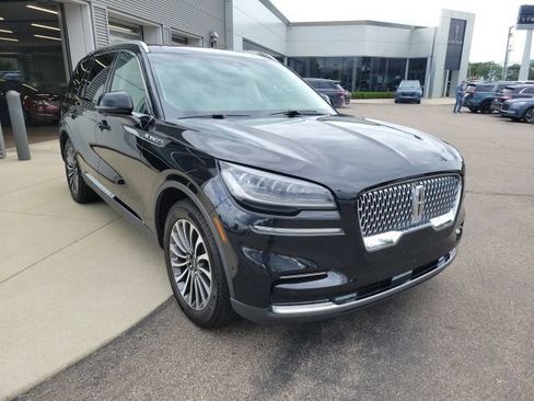 Certified 2024 Lincoln Aviator Reserve w/ Elements Package Plus AWD/4WD image 11