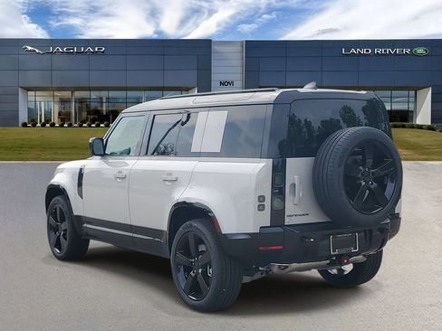 New 2026 Land Rover Defender 110 X-Dynamic SE AWD/4WD image 4