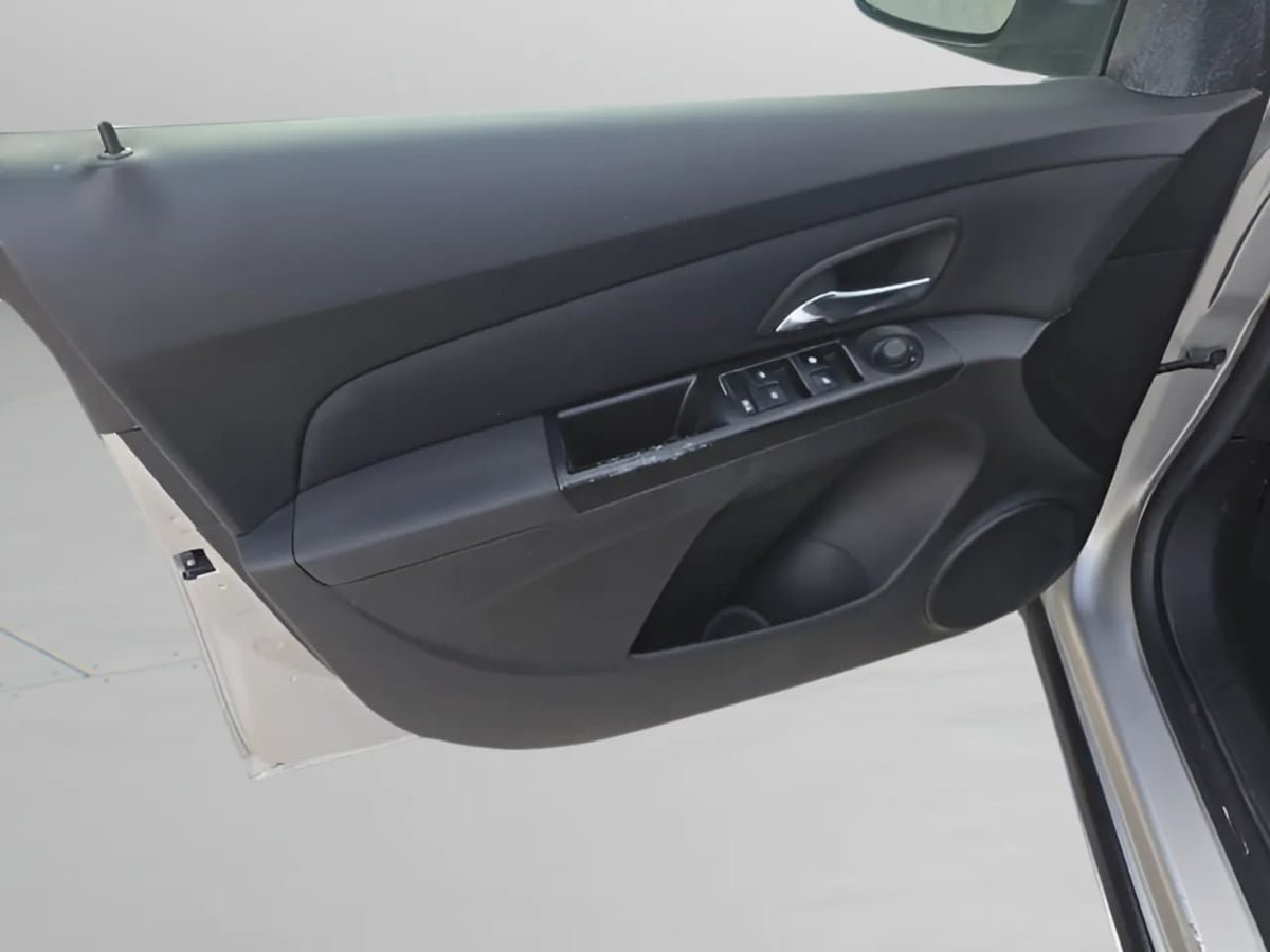Used 2012 Chevrolet Cruze LT FWD image 25