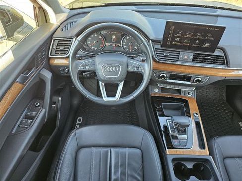 Used 2023 Audi Q5 2.0T Premium w/ Convenience Package image 5