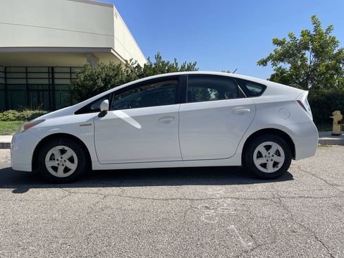 Used 2010 Toyota Prius One FWD image 3