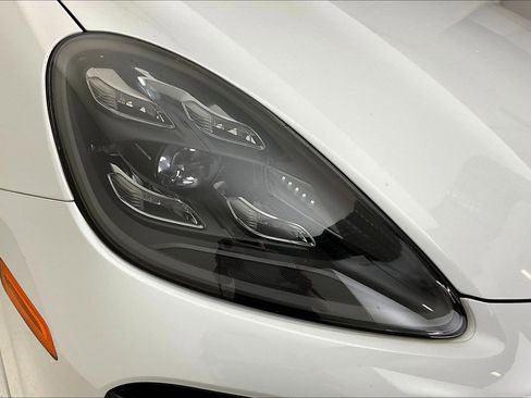 Used 2022 Porsche Cayenne Turbo AWD/4WD image 29