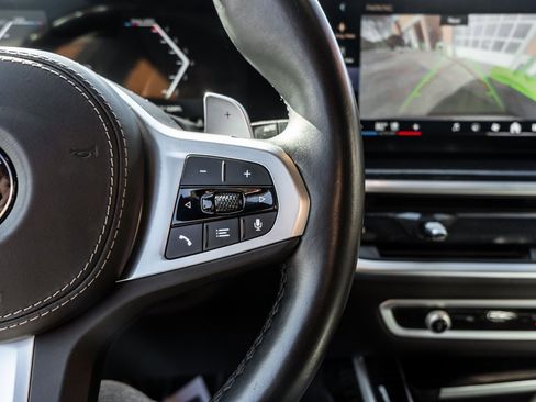 Used 2024 BMW X7 xDrive40i w/ M Sport Package image 21