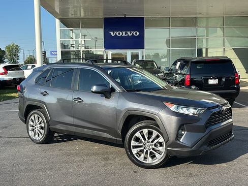 Used 2021 Toyota RAV4 XLE Premium FWD image 2