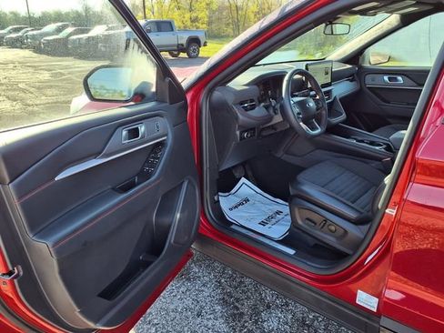 Used 2025 Ford Explorer ST-Line w/ ST-Line Street Pack AWD/4WD image 50