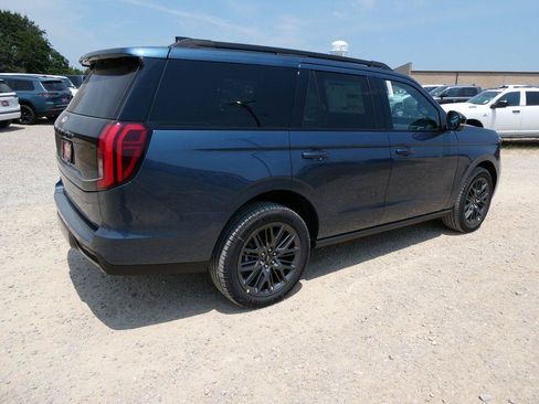 New 2027 Ford Expedition Platinum w/ Stealth Appearance Package AWD/4WD image 5