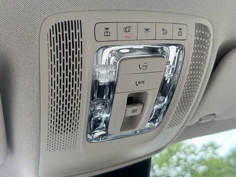 Certified 2025 Mercedes-Benz GLB 250 image 32