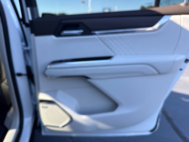 New 2027 GMC Acadia Denali FWD image 17