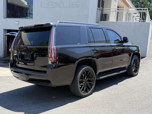 Used 2018 Cadillac Escalade Premium Luxury AWD/4WD image 3