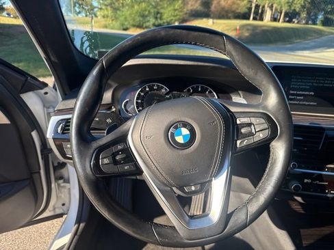 Used 2018 BMW 530i xDrive image 31