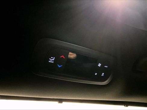 Used 2026 Chrysler Voyager LX FWD image 33