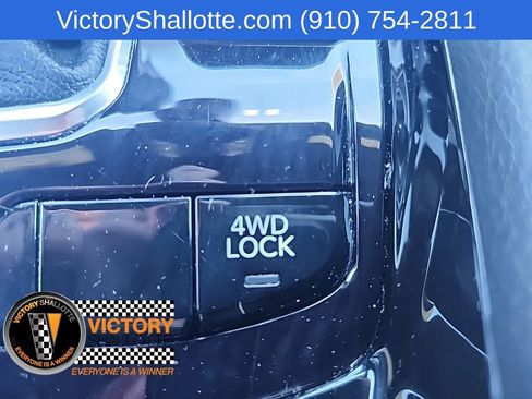 Used 2025 Jeep Compass Limited AWD/4WD image 5