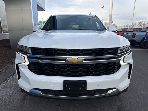 Used 2023 Chevrolet Suburban LS image 3
