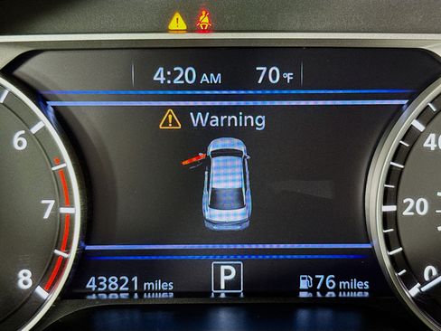 Used 2024 Nissan Altima 2.5 SV image 15