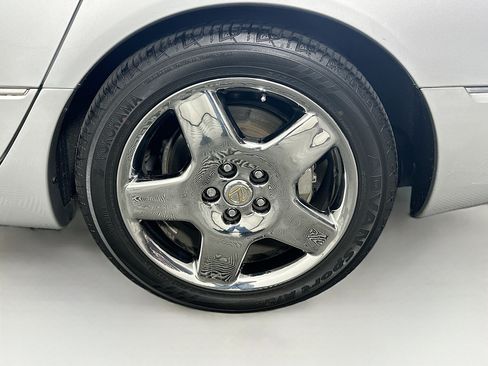 Used 2005 Lexus LS 430 RWD image 11