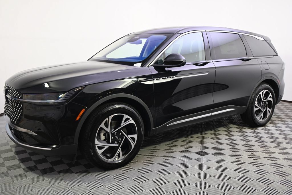New 2026 Lincoln Nautilus Premier w/ Equipment Group 102A AWD/4WD image 2