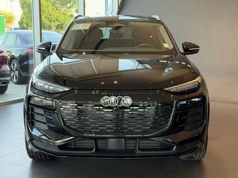 Used 2025 Audi Q6 e-tron Premium Plus AWD/4WD image 3