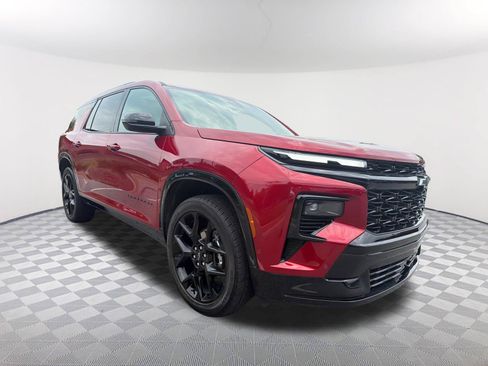 Used 2025 Chevrolet Traverse RS AWD/4WD image 3