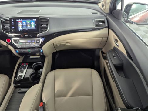 Used 2019 Honda Pilot Elite image 16