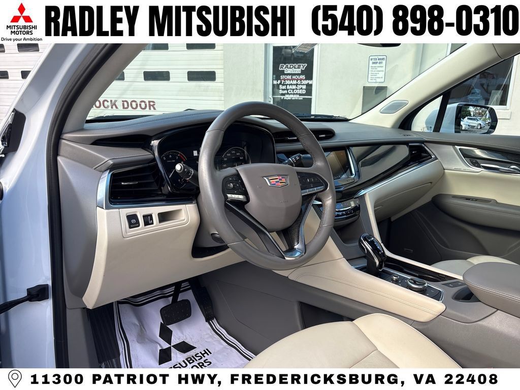 Used 2023 Cadillac XT6 Premium Luxury AWD/4WD image 4