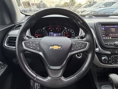 Used 2022 Chevrolet Equinox LT w/ Driver Convenience Package image 16