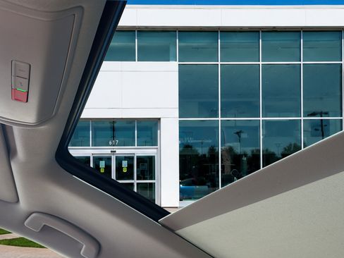 Used 2023 Volkswagen Atlas SE w/ Panoramic Sunroof Package FWD image 32