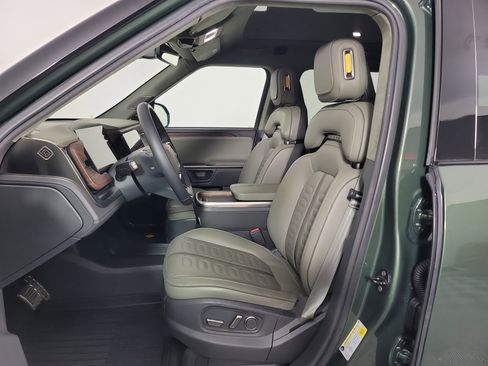 Used 2024 Rivian R1S Adventure image 20