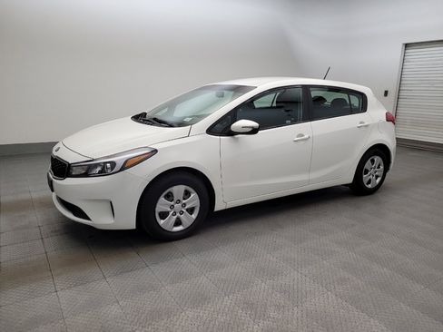 Used 2018 Kia Forte LX FWD image 2