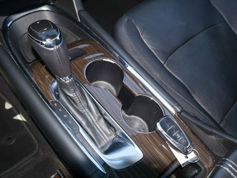 Used 2016 Chevrolet Malibu Premier FWD image 20