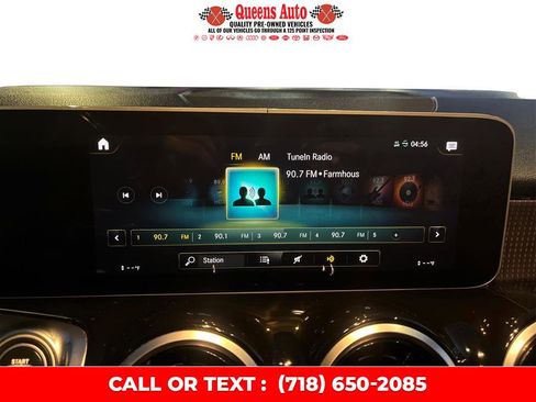 Used 2020 Mercedes-Benz GLB 250 4MATIC w/ Premium Package image 14