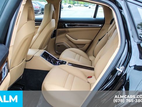 Used 2023 Porsche Panamera 4 Platinum Edition AWD/4WD image 17