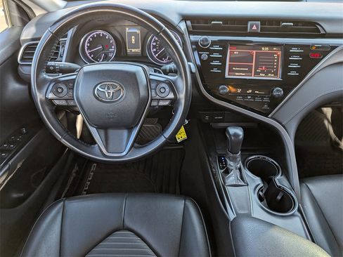 Used 2019 Toyota Camry SE image 17