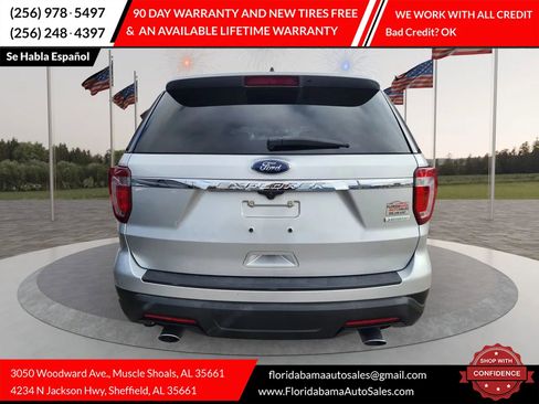 Used 2018 Ford Explorer XLT image 6