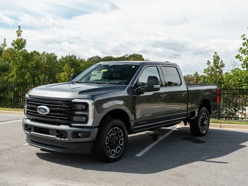 New 2026 Ford F250 Platinum w/ FX4 Off-Road Package AWD/4WD image 8