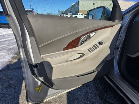 Used 2011 Buick LaCrosse CXL image 9