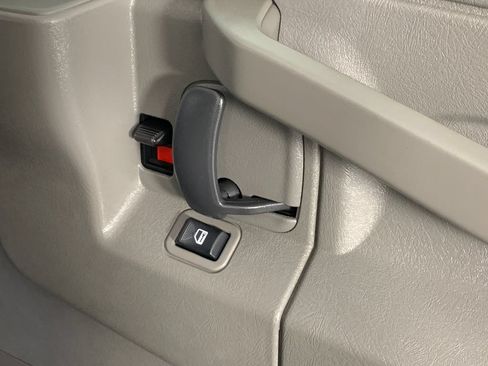 Used 2021 Chevrolet Express 2500 RWD image 32