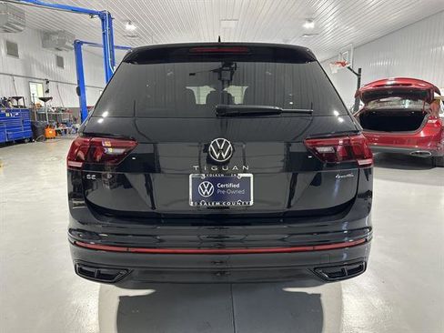 Certified 2024 Volkswagen Tiguan SE R-Line image 6
