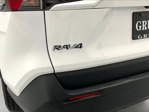 Used 2023 Toyota RAV4 XLE image 42
