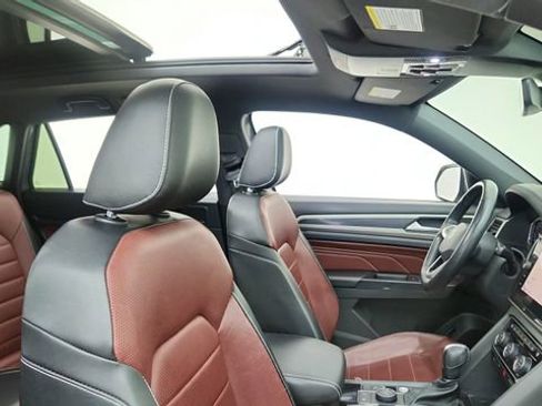 Used 2020 Volkswagen Atlas Cross Sport SEL Premium image 21